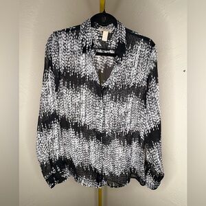 Banana Republic Black and White Button Down Shirt